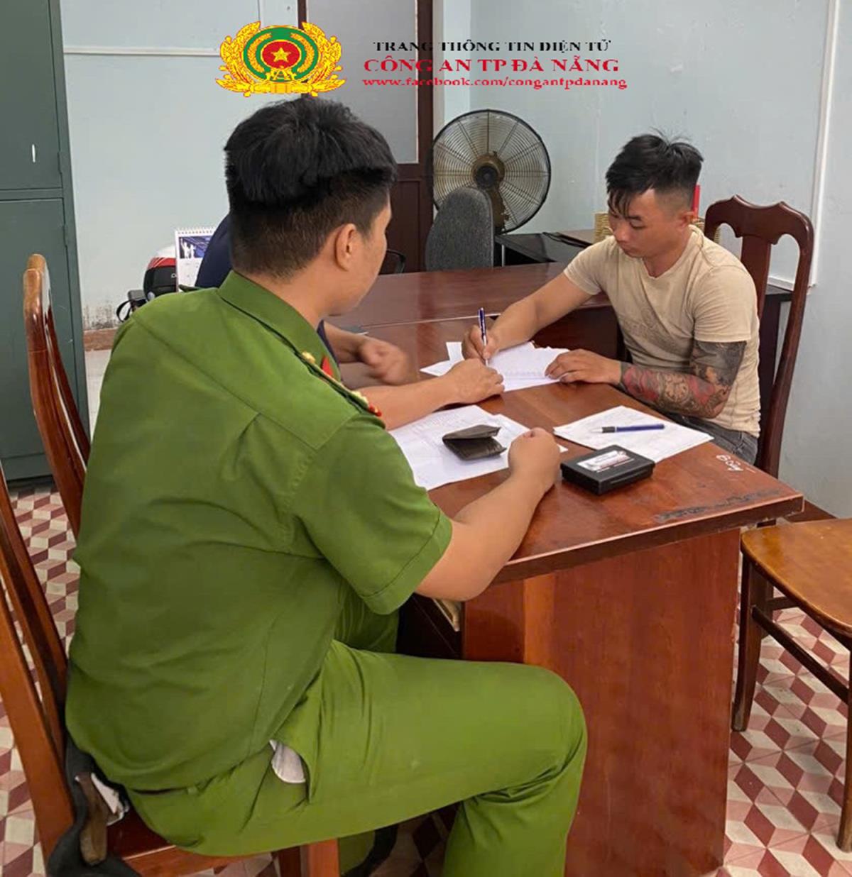 Theo dấu tên cướp có hình xăm sặc sỡ