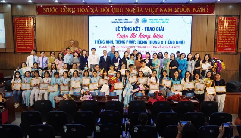 38 học sinh đoạt giải cuộc thi Hùng biện tiếng Anh, tiếng Pháp, tiếng Trung và tiếng Nhật