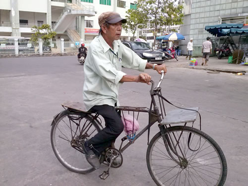 Cuộc thi Đẩy xe đạp thồ tại Lễ hội hoa Ban Điện Biên lần thứ 5 năm 2018   Văn hóa  Báo ảnh Dân tộc và Miền núi