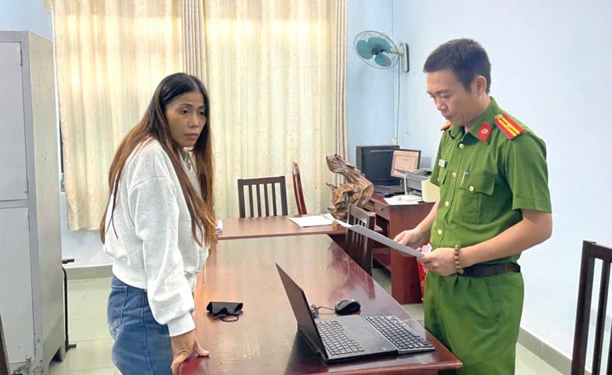 Đối tượng Nguyễn Thị Phượng bị cơ quan Công an tạm giữ hình sự.