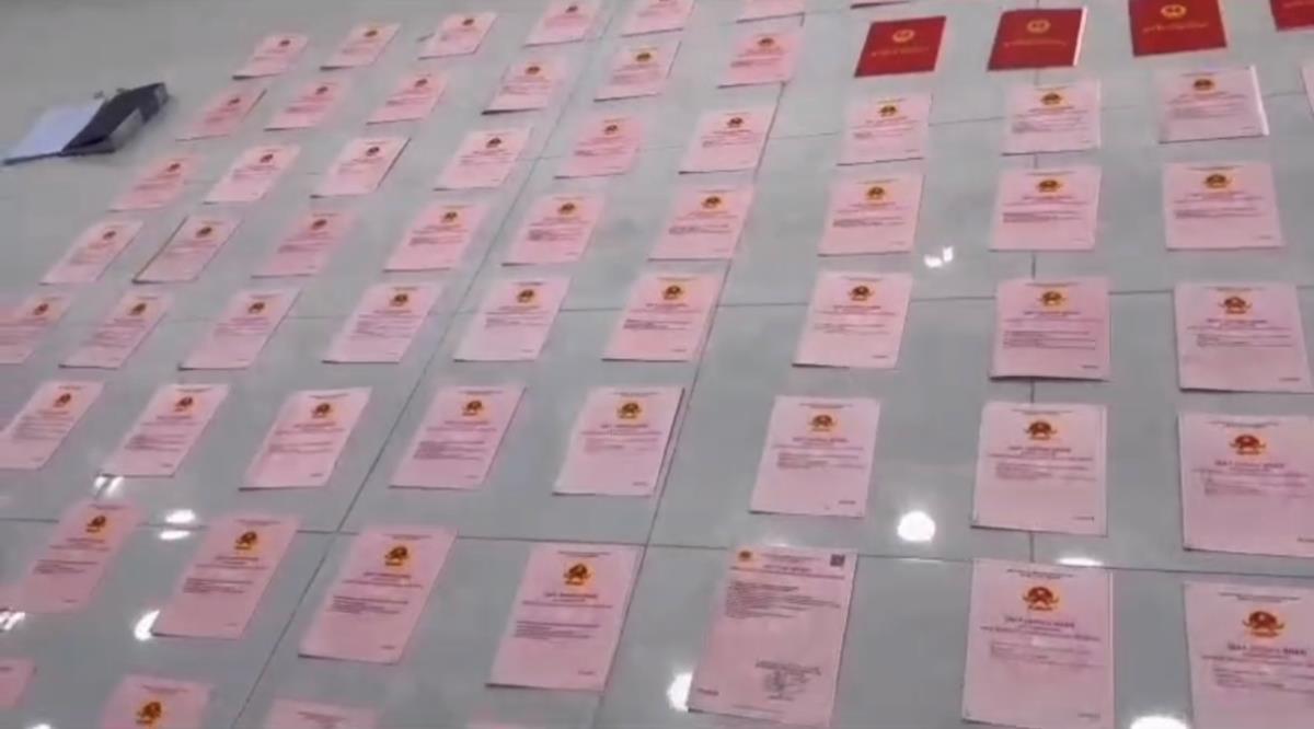 Tang vật công an thu giữ