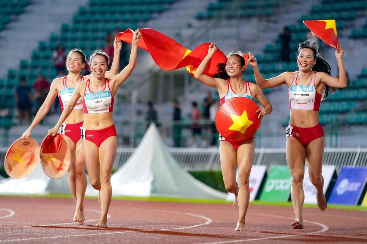 Huy chương Vàng SEA Games 33 của đội tuyển tiếp sức nữ 4X400 m nữ Việt Nam.