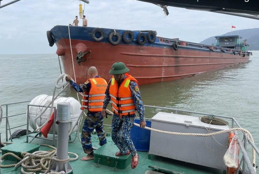 Lai dắt thành công tàu hàng Tuấn Kiệt 68 (HP 6219) bị hỏng máy vào bờ