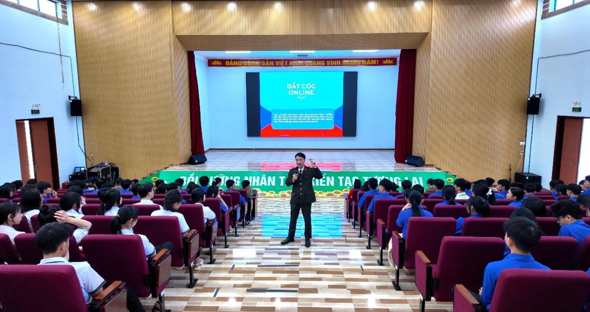 Một số hình ảnh lưu niệm tại buổi tuyên truyền