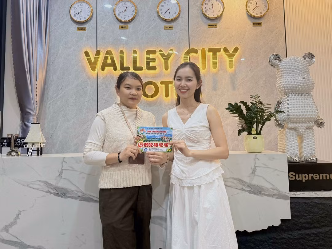 Phường Pleiku: Hơn 100 cơ sở kinh doanh công khai đường dây nóng hỗ trợ khách du lịch
