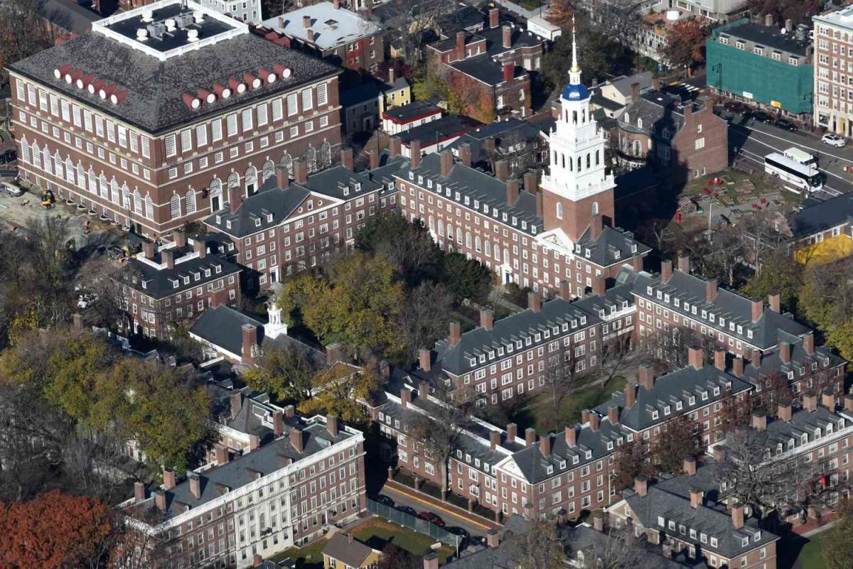 Đại học Harvard.