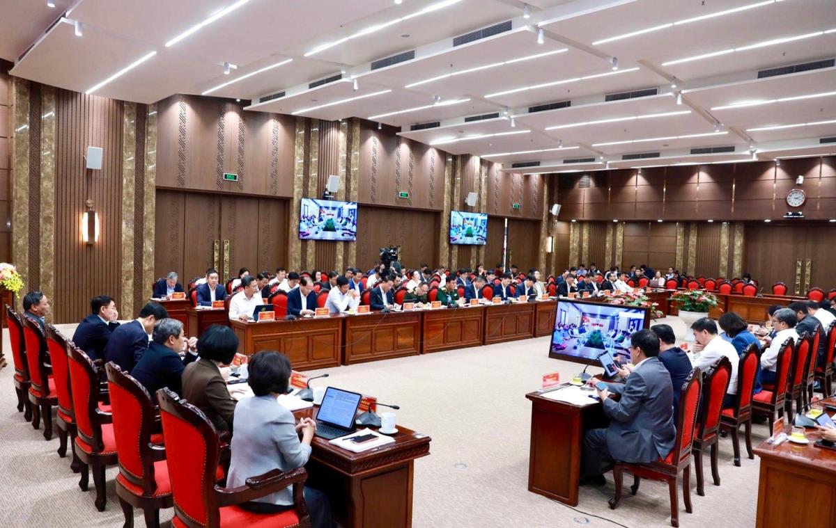 Trung tướng Nguyễn Thanh Tùng, Giám đốc CATP Hà Nội phát biểu tại hội nghị