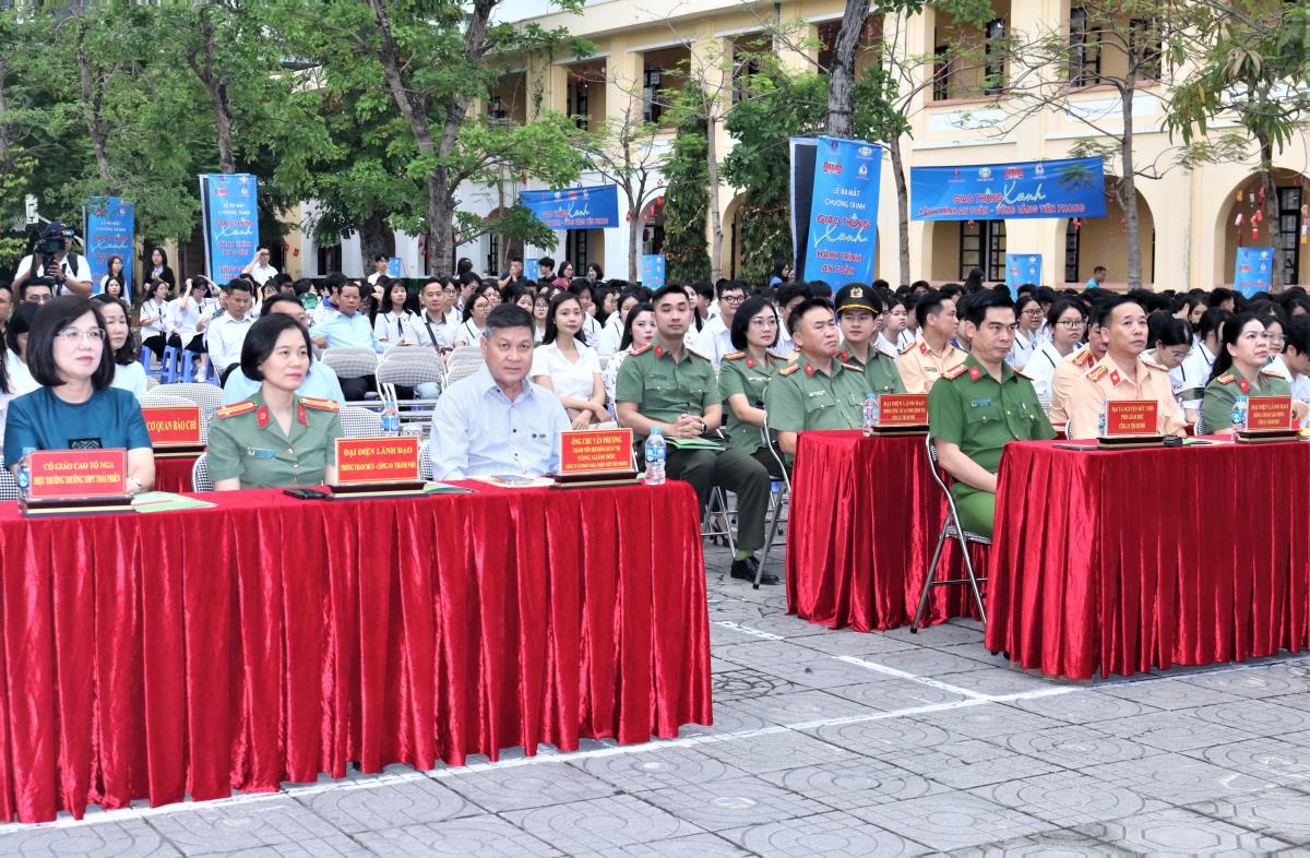 Không chỉ dừng lại ở việc cung cấp thông tin, chương trình còn góp phần hình thành thái độ đúng đắn, xây dựng ý thức tự giác chấp hành pháp luật trong mỗi học sinh