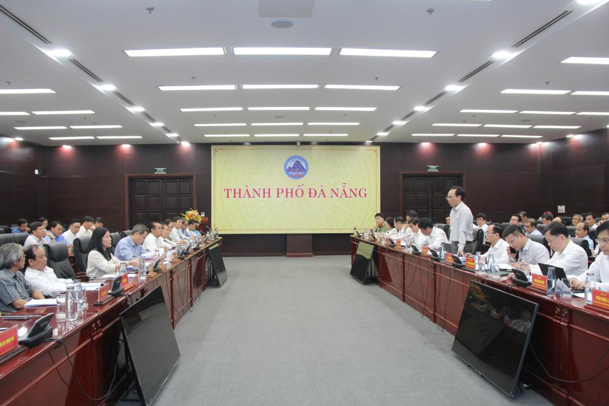 Quang cảnh buổi làm việc.