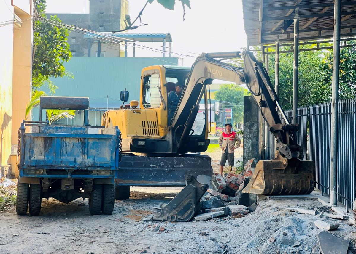 Một số dự án quy mô lớn bị ảnh hưởng nguồn vật liệu và giải phóng mặt bằng.