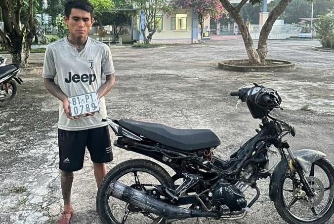 Lột áo xe trộm để sử dụng