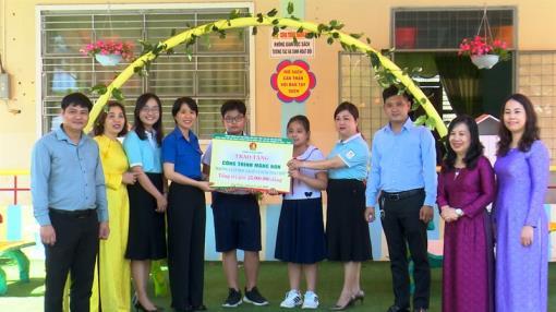 Tặng công trình thư viện mở cho trường tiểu học