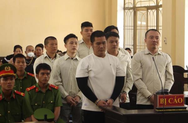 Dùng hàng nóng giải quyết mâu thuẫn, nhóm thanh niên lãnh án