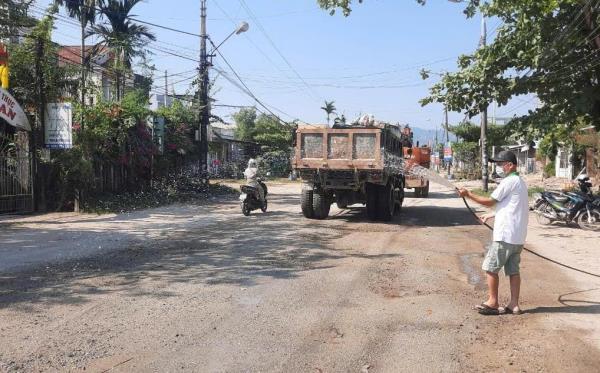 8 năm không xong 700m đường