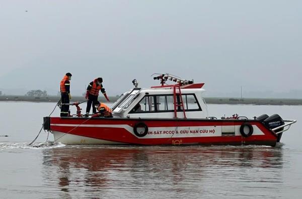 Phát hiện thi thể nam thanh niên trên sông