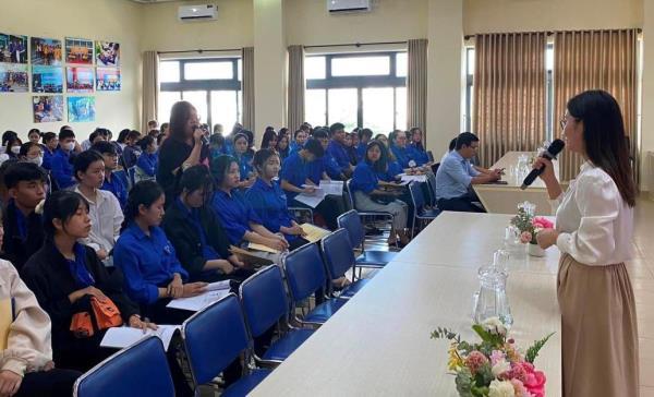 Tập huấn kiến thức và lợi ích của hiến máu tình nguyện cho đoàn viên, thanh niên