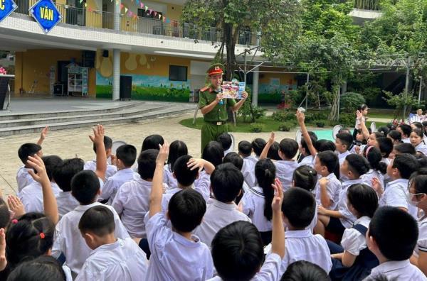 Tăng cường phổ biến, giáo dục pháp luật