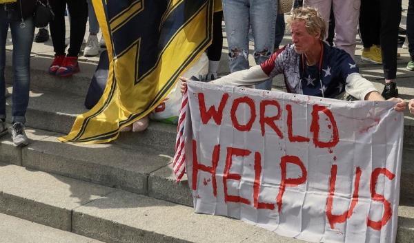 Nghi phạm mai phục suốt 12 tiếng chờ ám sát ông Trump