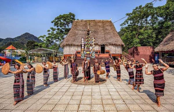 Cần có điểm bán xăng dầu theo giá Nhà nước quản lý ở xã Hòa Bắc để phát triển kinh tế - xã hội