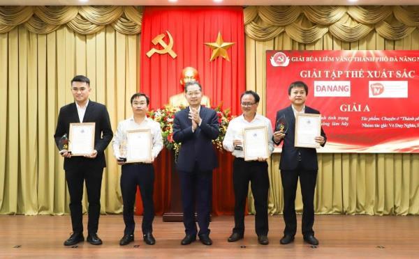 Trao giải Báo chí Búa liềm vàng cho 15 tác phẩm