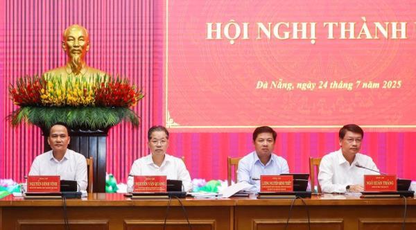 Thành ủy Đà Nẵng tổ chức hội nghị cho ý kiến về chuẩn bị công tác Đại hội lần thứ XXIII Đảng bộ thành phố