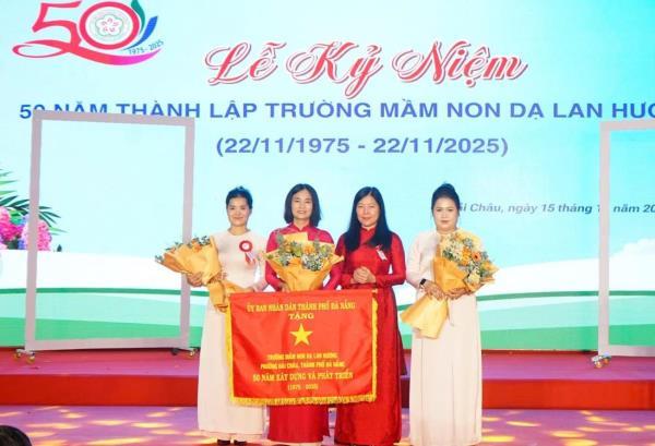 Dạ Lan Hương - Nửa thế kỷ gieo mầm yêu thương
