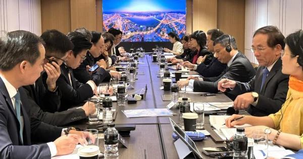 Thúc đẩy cơ hội hợp tác xây dựng Trung tâm tài chính tại Đà Nẵng