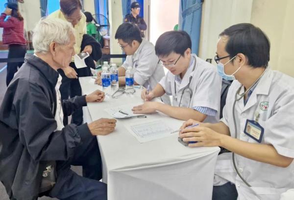 1.000 người dân Đà Nẵng được khám bệnh miễn phí