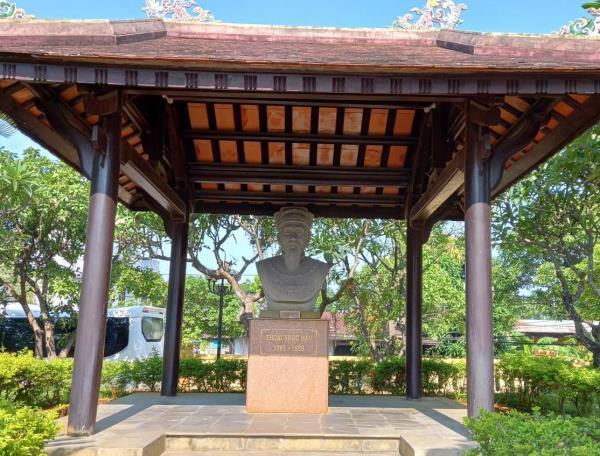 Chia tay tại Bến Hà Thân