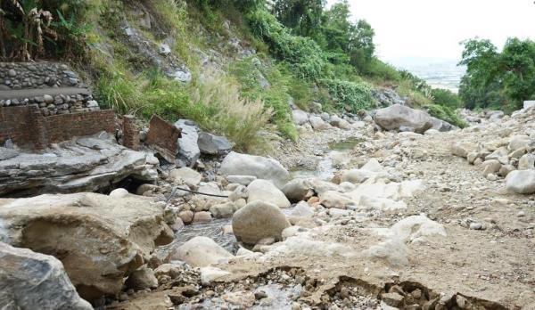 Nghiên cứu giải pháp bảo vệ suối Lương