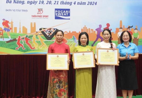 Khen thưởng 5 tập thể, cá nhân xuất sắc trong hoạt động Công đoàn ngành Y tế