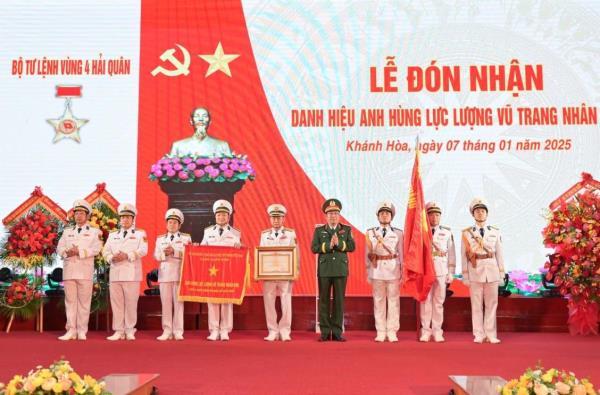 Vùng 4 Hải quân đón nhận danh hiệu Anh hùng Lực lượng vũ trang nhân dân thời kỳ đổi mới