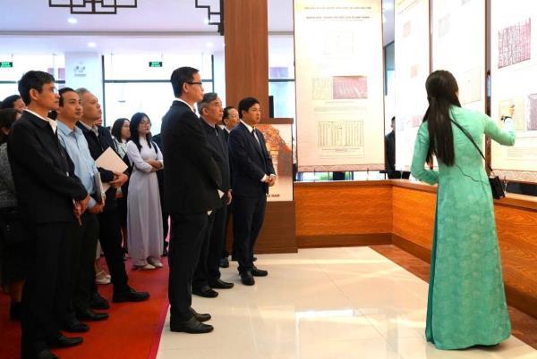 Triển lãm Dấu ấn lịch sử Quảng Nam qua tài liệu lưu trữ