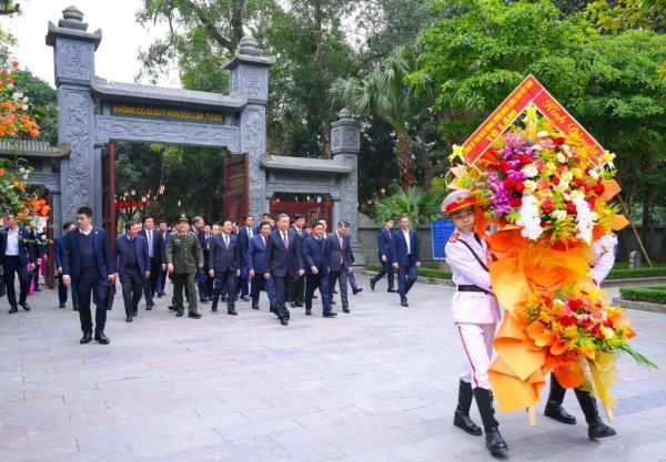 Tổng Bí thư Tô Lâm dâng hương tưởng niệm Chủ tịch Hồ Chí Minh tại Nghệ An