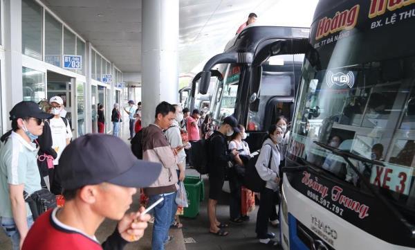 Đà Nẵng, người dân không lo thiếu vé tàu xe dịp Tết