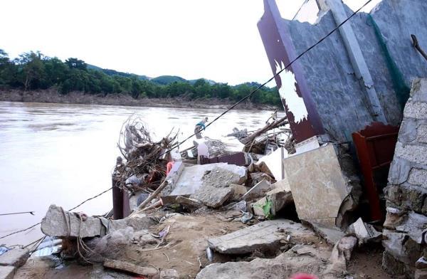 Miền Tây Nghệ An sạt lở đất nghiêm trọng, người dân sống trong bất an