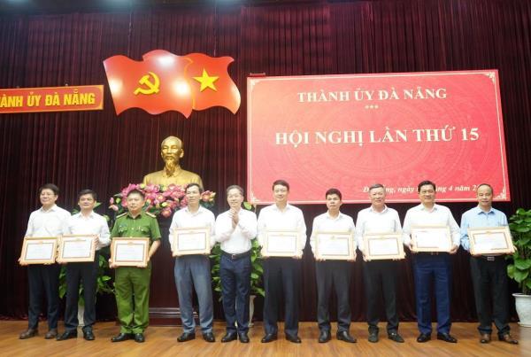 Tập trung thảo luận giải pháp thúc đẩy phát triển kinh tế - xã hội