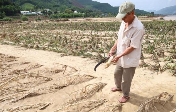 Lũ dữ cực đoan hoành hành miền Trung - thủy điện có vô can?