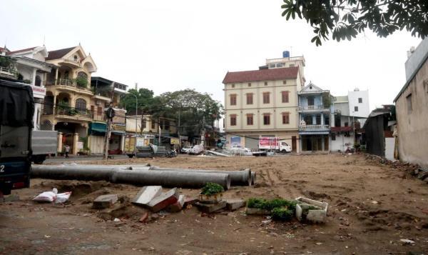 Đếm cua trong lỗ