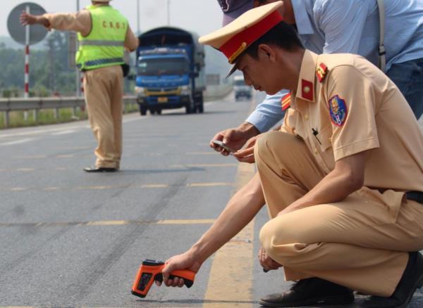 Người dân Quảng Trị hoa mắt với thời tiết dị thường