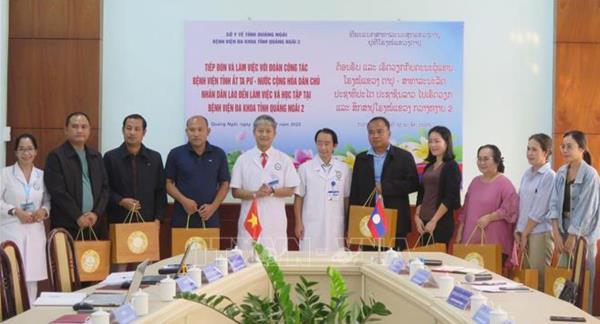 Chuyển giao kỹ thuật gây mê nhi cho Bệnh viện tỉnh Attapeu, Lào