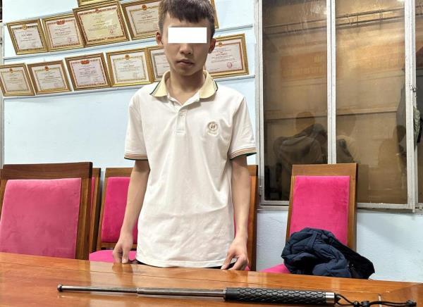 Giấu hung khí trong cốp xe