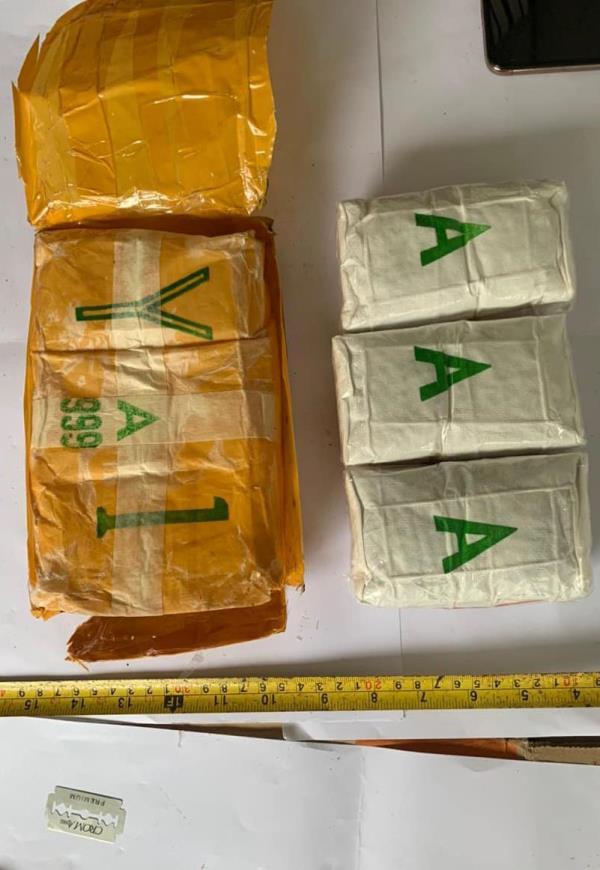 Quảng Trị: Bắt đối tượng vị thành niên vận chuyển 12.000 viên ma túy hồng phiến