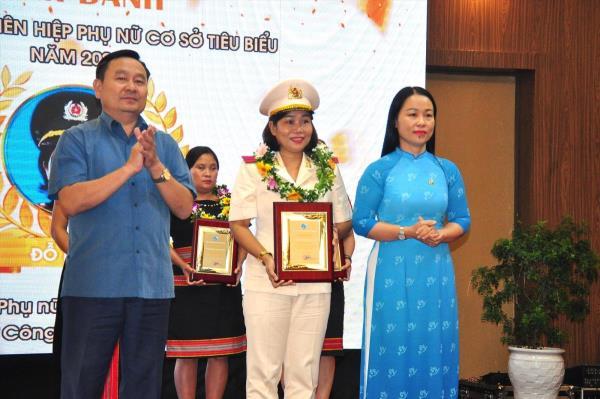 Quảng Nam tuyên dương 80 bông hồng tháng 10