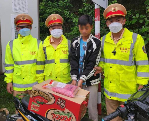 Chặn ma túy thẩm lậu giữa mùa mưa lũ