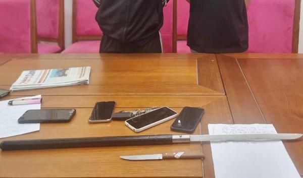 Kiểm tra ra… hung khí