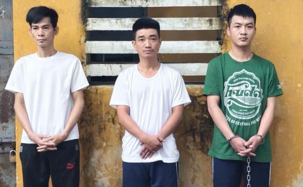 Bộ ba con nghiện  sa lưới