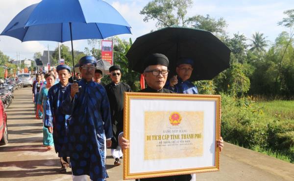 Tri ân Thống chế tượng binh Lê Văn Hoan