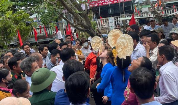 Kỷ niệm 93 năm Ngày thành lập Mặt trận Dân tộc thống nhất Việt Nam (18-11-1930 - 18-11-2023): Hướng công tác Mặt trận về cơ sở