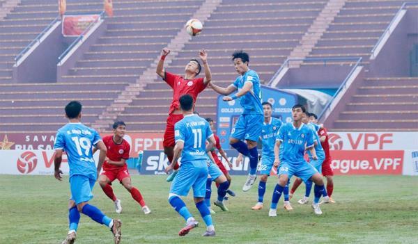 SHB Đà Nẵng dẫn đầu giải hạng Nhất: Để không là cõi tạm